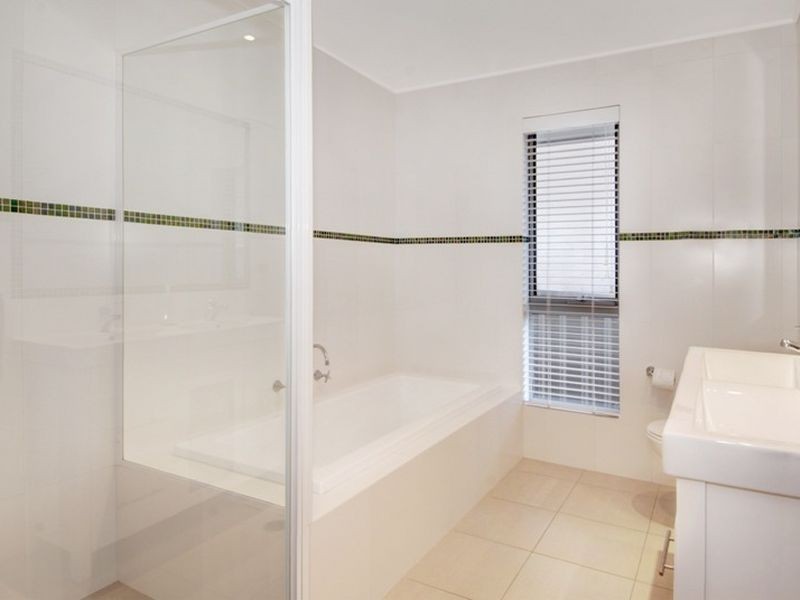 13 Hinchinbrook Drive, Shell Cove NSW 2529