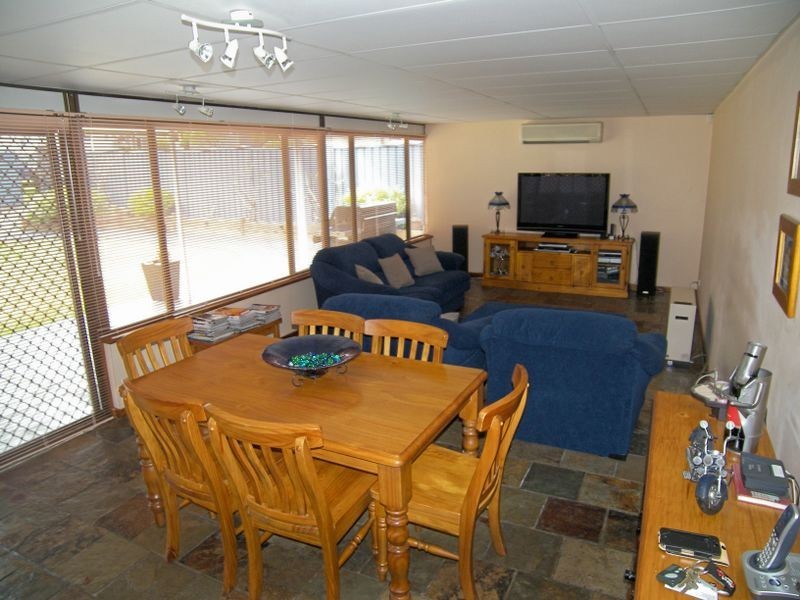 76A Fisher Street, Oak Flats NSW 2529