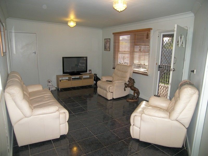 18 Moles Street, Albion Park NSW 2527