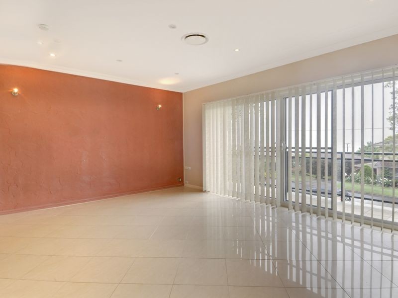 28 Goolagong Circuit, Mount Warrigal NSW 2528