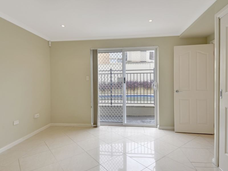 28 Goolagong Circuit, Mount Warrigal NSW 2528