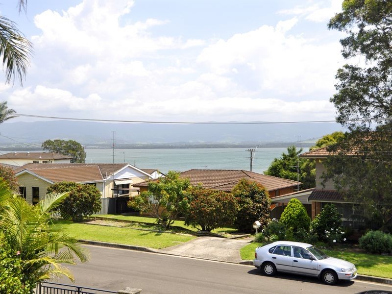 28 Goolagong Circuit, Mount Warrigal NSW 2528