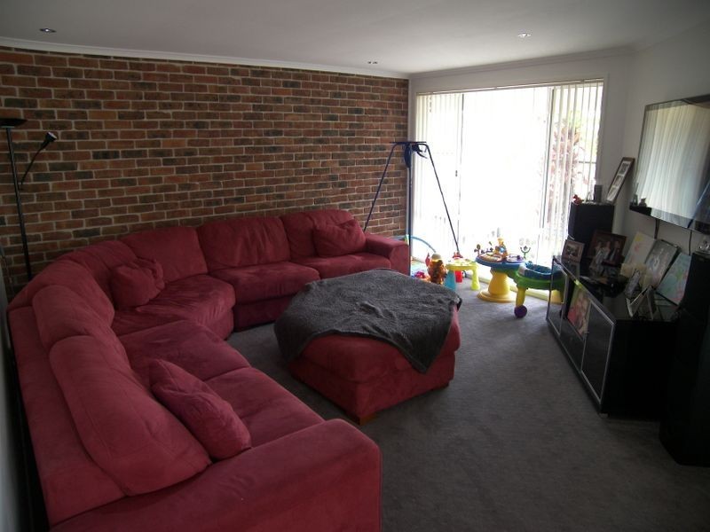 98 Hillside Drive, Albion Park NSW 2527