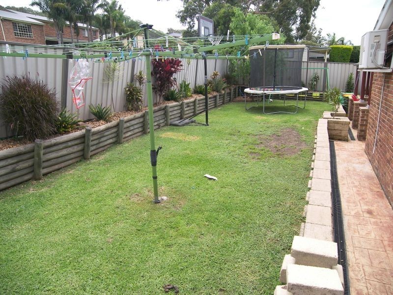 98 Hillside Drive, Albion Park NSW 2527