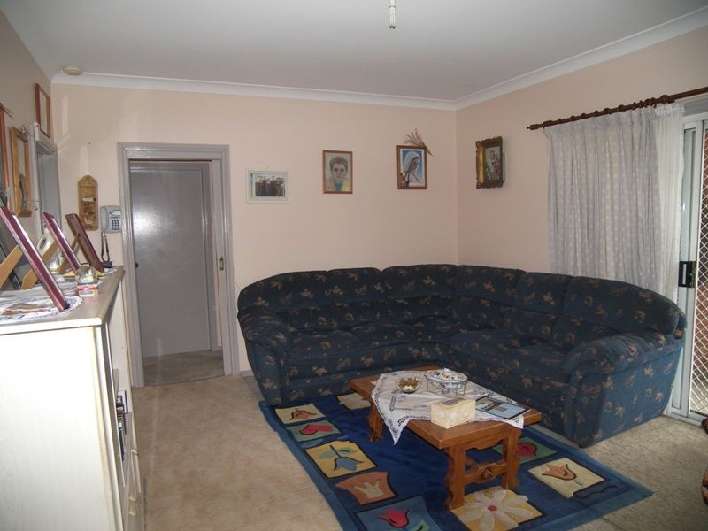 75 Hillside Drive, Albion Park NSW 2527