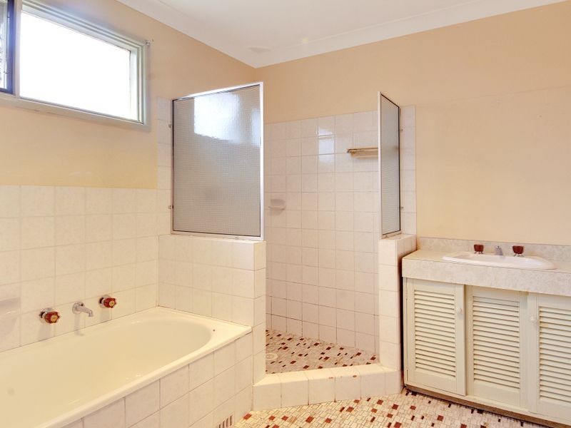 59 Oak Street, Albion Park Rail NSW 2527