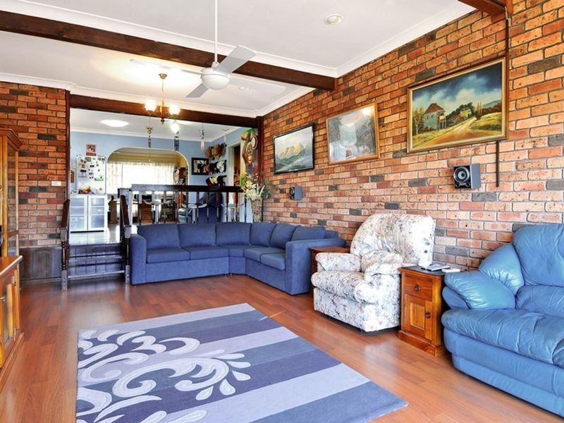 11 Elm Street, Albion Park Rail NSW 2527