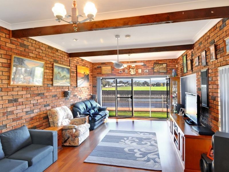 11 Elm Street, Albion Park Rail NSW 2527