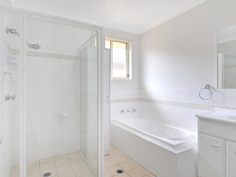 6 Lyne Street, Oak Flats NSW 2529