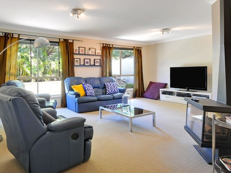 53 Esperance Drive, Albion Park NSW 2527