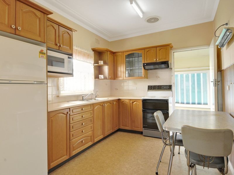 8 Yorkshire Road, Dapto NSW 2530