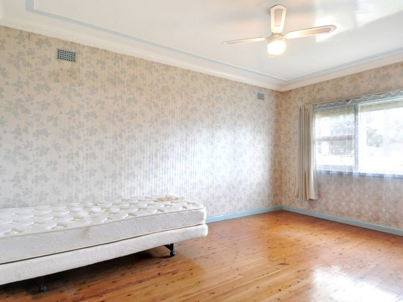 18 Boonerah Street, Albion Park Rail NSW 2527
