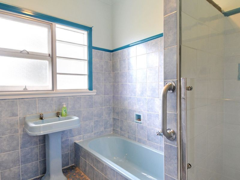 18 Boonerah Street, Albion Park Rail NSW 2527