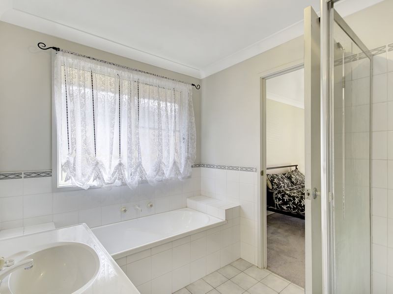 8 Stubbs Road, Albion Park NSW 2527
