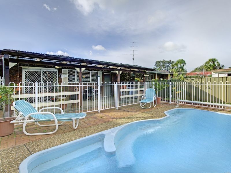 35 Oak Street, Albion Park Rail NSW 2527