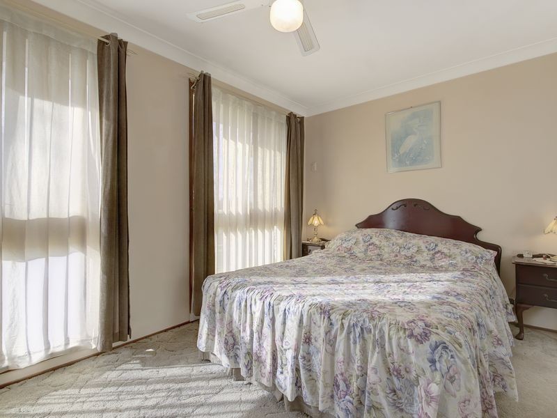 35 Oak Street, Albion Park Rail NSW 2527