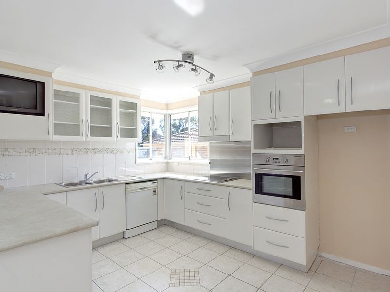 27 Ash Avenue, Albion Park Rail NSW 2527