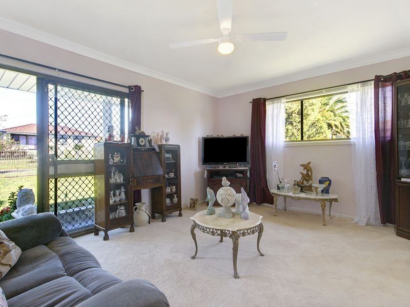 19 Elouera Street, Lake Illawarra NSW 2528