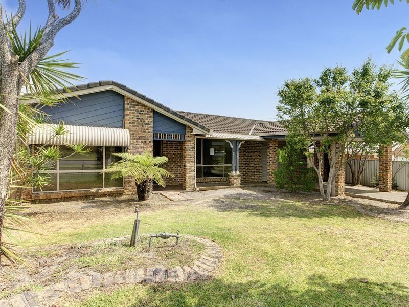26 Charlotte Cres, Albion Park NSW 2527