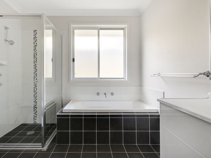 15 Tomlin Street, Albion Park NSW 2527