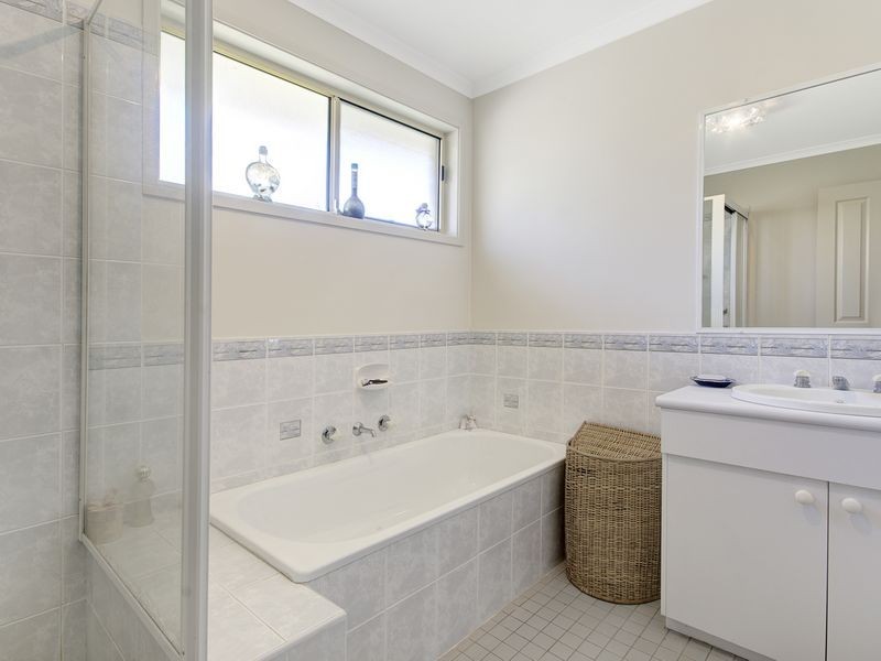90 Osborne Parade, Warilla NSW 2528