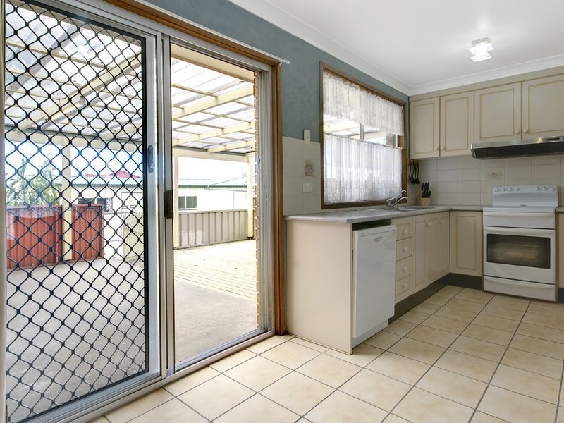 41 Poplar Avenue, Albion Park Rail NSW 2527