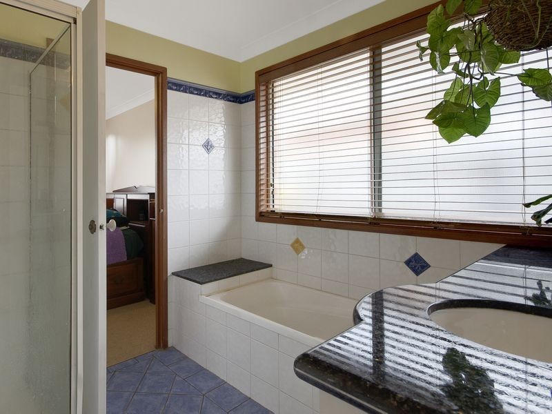 17 Smith Ave, Albion Park NSW 2527