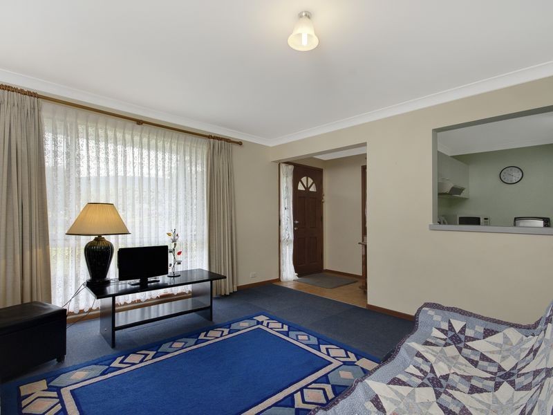 17 Smith Ave, Albion Park NSW 2527