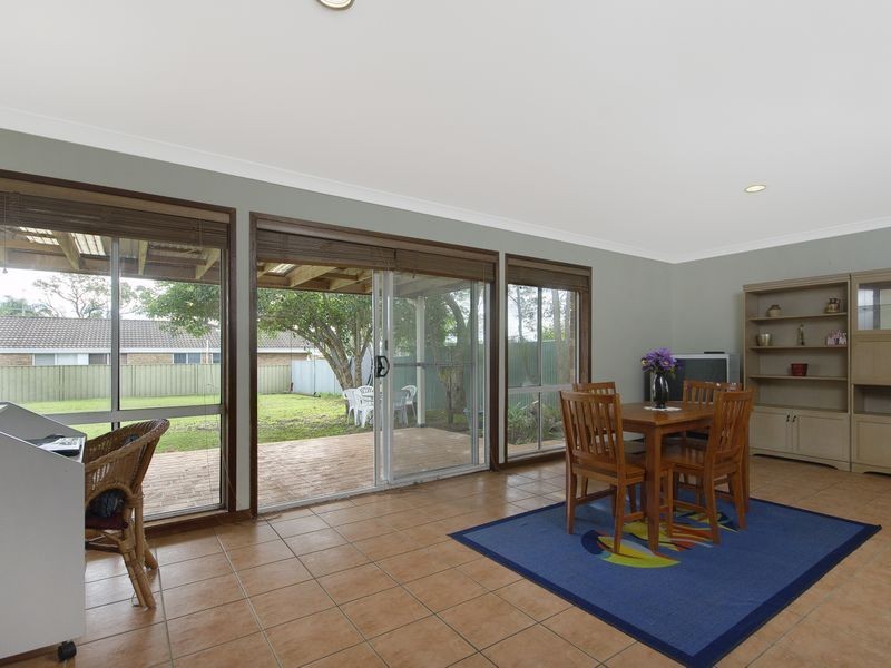 17 Smith Ave, Albion Park NSW 2527