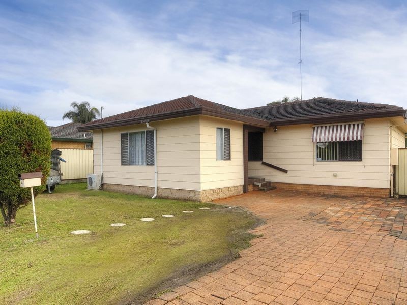 4 Boronia Ave, Albion Park Rail NSW 2527