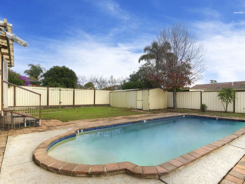 4 Boronia Ave, Albion Park Rail NSW 2527