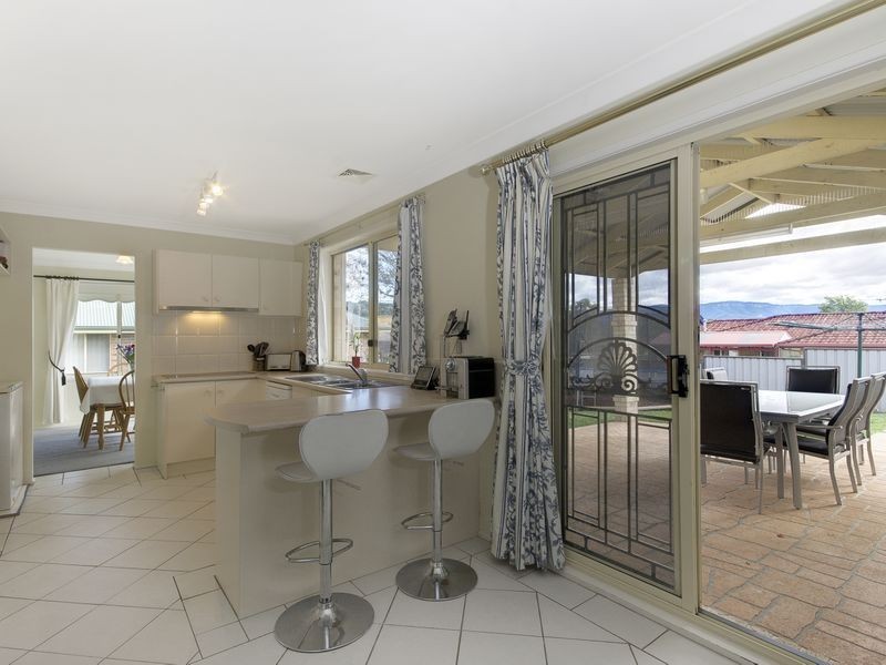 30 Downes Drive, Albion Park NSW 2527