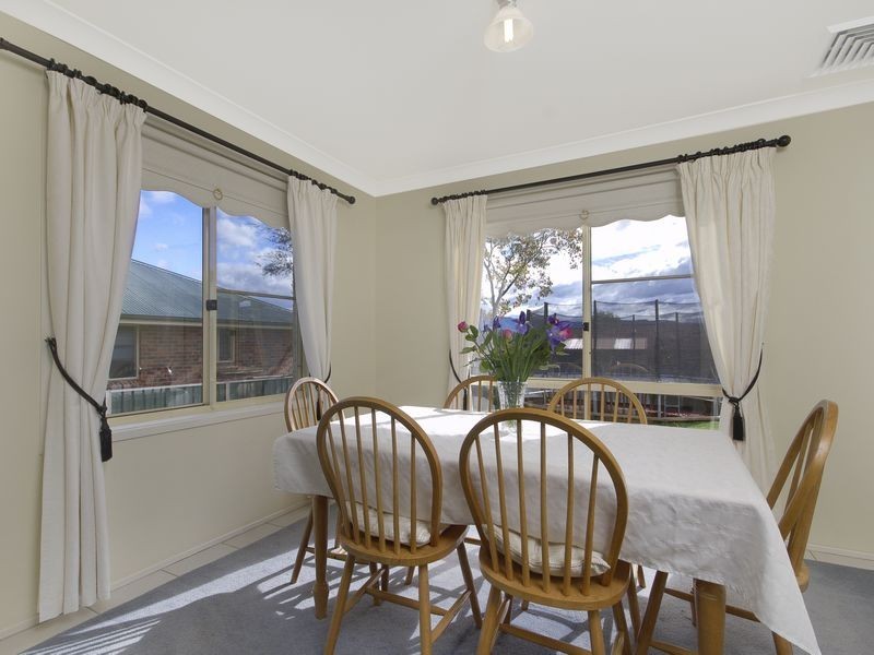 30 Downes Drive, Albion Park NSW 2527