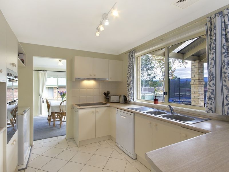 30 Downes Drive, Albion Park NSW 2527