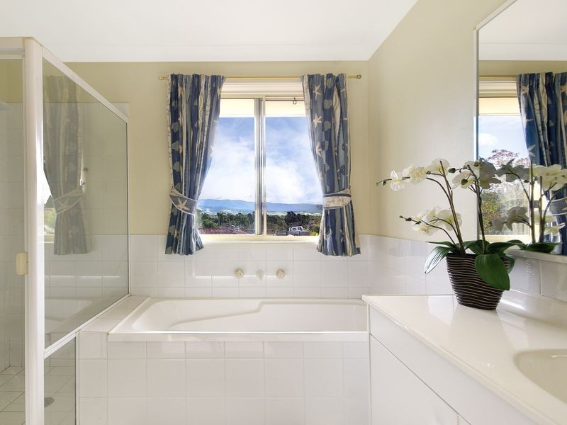 30 Downes Drive, Albion Park NSW 2527