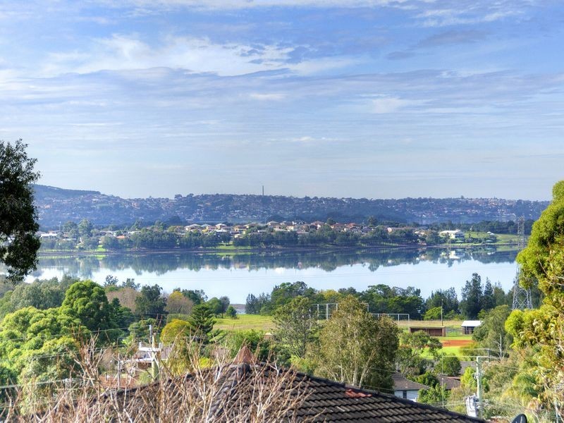 15 Woombye Close, Koonawarra NSW 2530