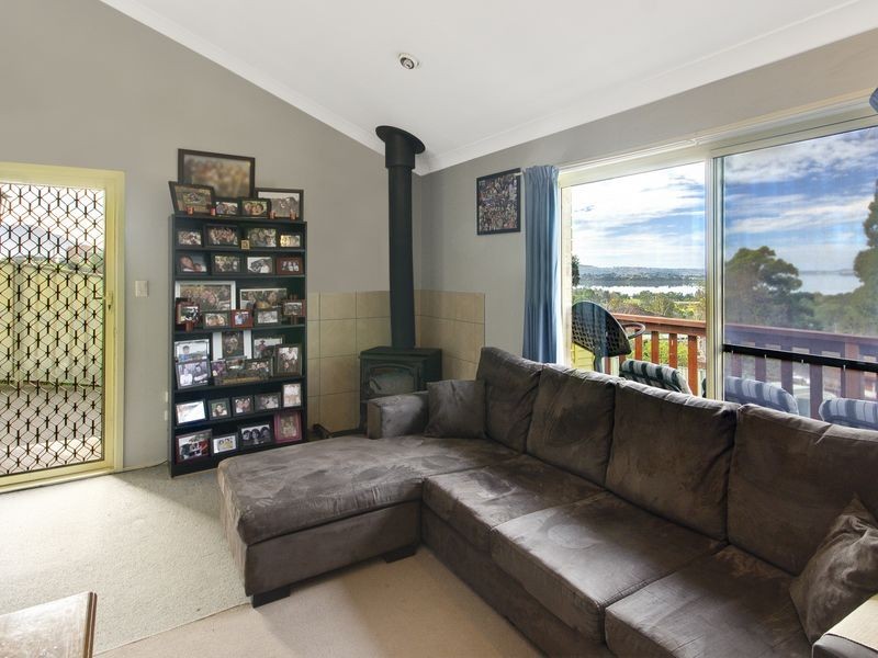 15 Woombye Close, Koonawarra NSW 2530