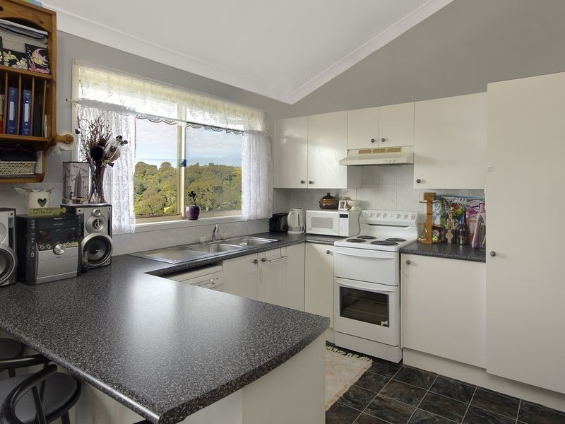 15 Woombye Close, Koonawarra NSW 2530