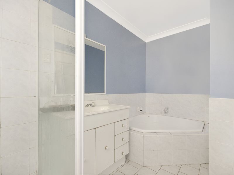 15 Woombye Close, Koonawarra NSW 2530