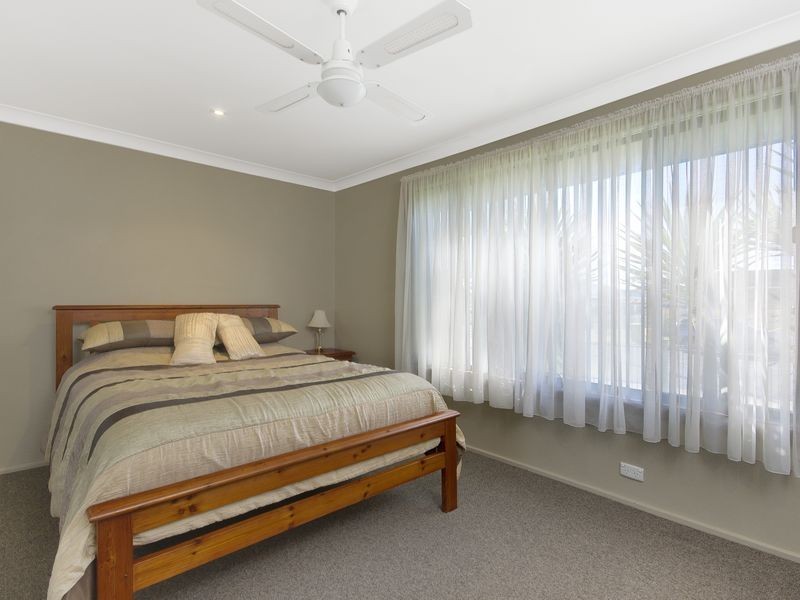 60 Ash Avenue, Albion Park Rail NSW 2527