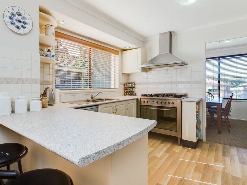 46 Cawdell Drive, Albion Park NSW 2527