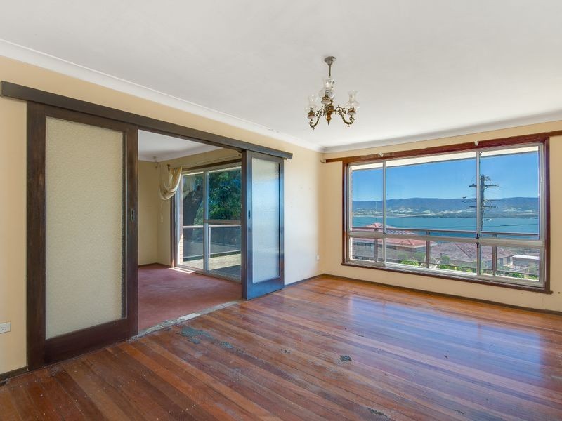 61 Cuthbert Drive, Mount Warrigal NSW 2528