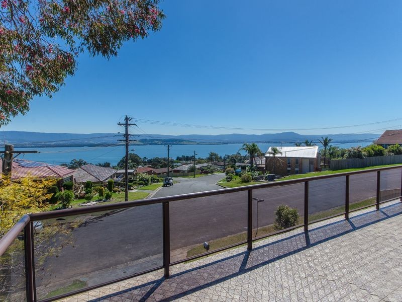 61 Cuthbert Drive, Mount Warrigal NSW 2528