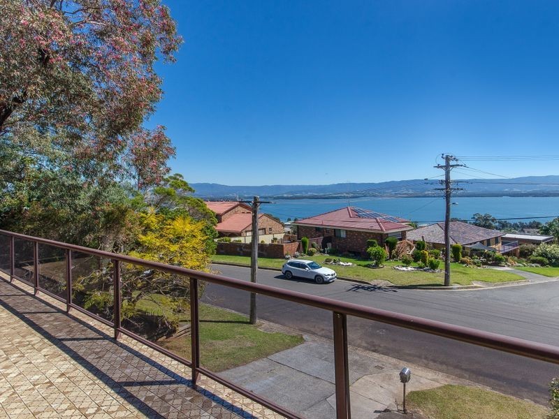 61 Cuthbert Drive, Mount Warrigal NSW 2528