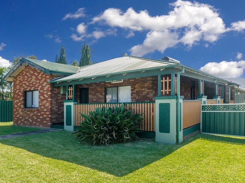 176 Princes Hwy, Dapto NSW 2530