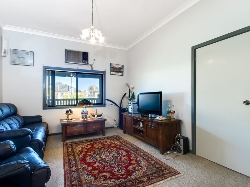 176 Princes Hwy, Dapto NSW 2530