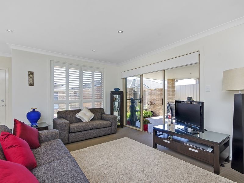 4/12 Propane Street, Albion Park NSW 2527