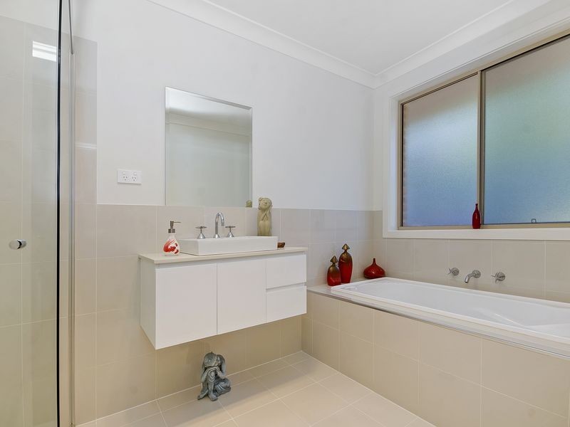 4/12 Propane Street, Albion Park NSW 2527