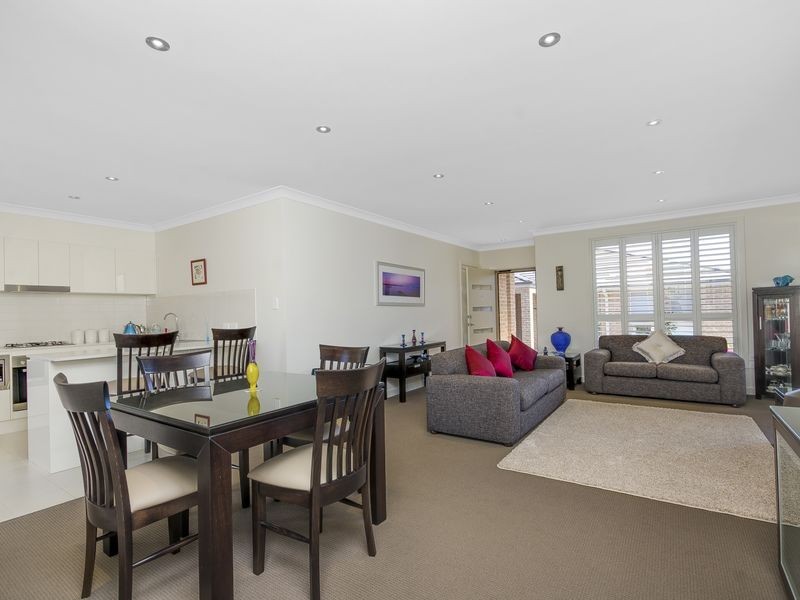 4/12 Propane Street, Albion Park NSW 2527