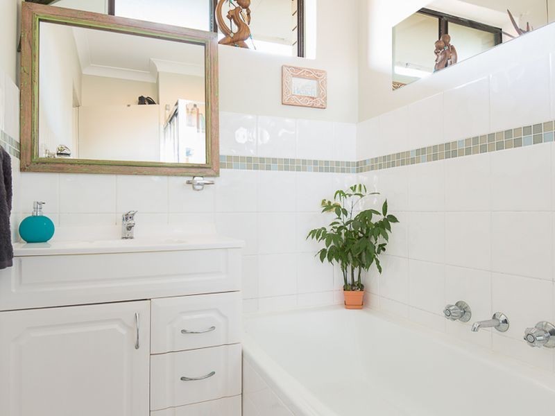 2/50 Peterborough Ave, Lake Illawarra NSW 2528